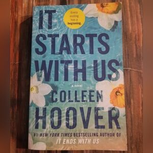 It Staŕts With Us by Colleen Hoover